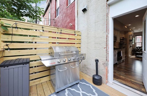 Shaw House | Shaw Chic Oasis: Metro-Accessible 2BR Rowhouse