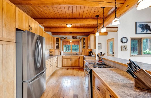 Hamilton Apartment | Sheafman Peaks Lodge