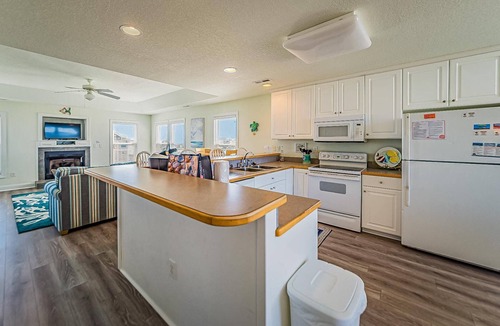 Nags Head House | Shell Town – Nags Head MP 16, Ocean View, 360 Yds to Beach, Pool, Hot Tub, Flex Stays