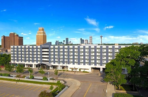 Downtown Niagara Falls Hotel | Sheraton Niagara Falls