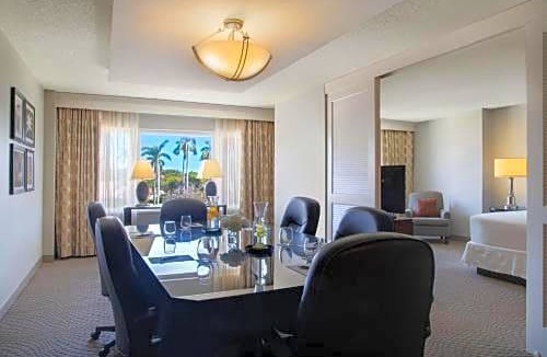 Plantation Hotel | Sheraton Suites Fort Lauderdale Plantation-NEWLY RENOVATED