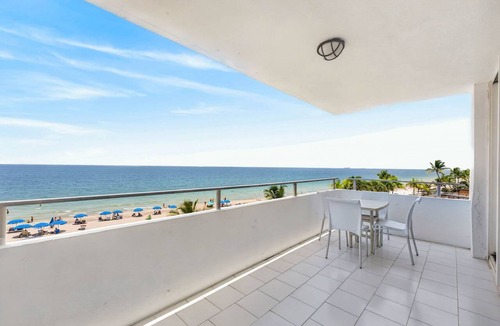 Bermuda Riviera Apartment | Shoreline Retreat