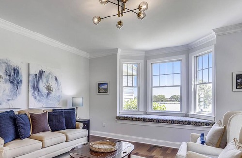 Cambridge House | Short drive to Downtown Cambridge | Private Dock | Kayaks | 1000 Ft of Shoreline