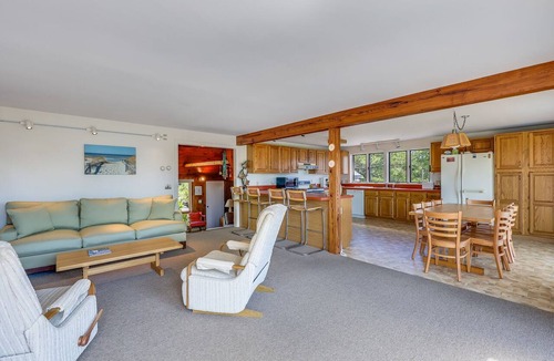 North Eastham House | Short Walk to Private Association Beach - Cape Cod Bay