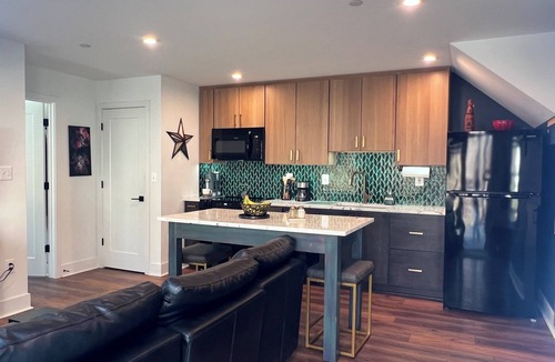 Barstow House | Sierra Hall: Tranquil pet-friendly 3-Bed/2-Bath modern barn apartment in So. MD.
