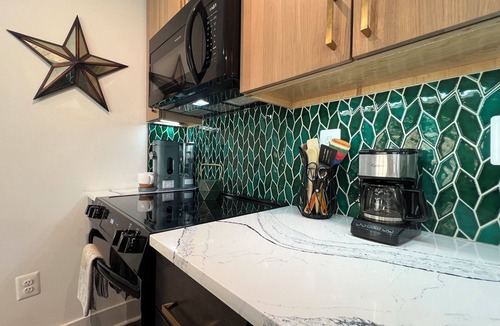 Barstow House | Sierra Hall: Tranquil pet-friendly 3-Bed/2-Bath modern barn apartment in So. MD.