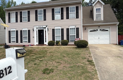 Colonial Heights House | Simple, Spacious and Clean 3-bedroom house with AC in Colonial Heights, VA.