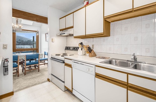 McHenry House | Ski Harbor 16 | Great Views, Community Pool!