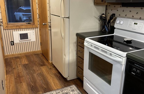 Edray Ski Chalet | Ski in/ski out Family friendly stylish ski chalet