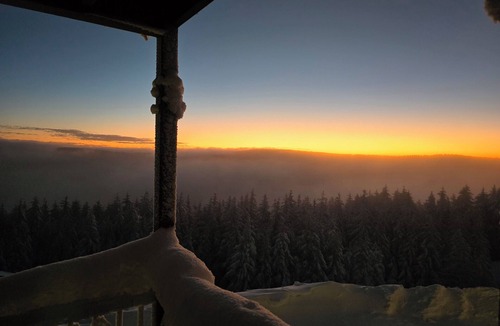 Edray Condo | Ski In/Ski Out. Next to the village. Gated parking. Mtn views. Free Wi-Fi. #284