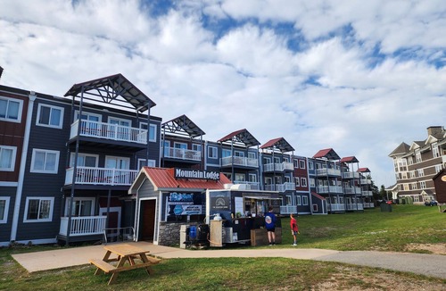 Edray Condo | Ski In/Ski Out. Next to the village. Gated parking. Mtn views. Free Wi-Fi. #284