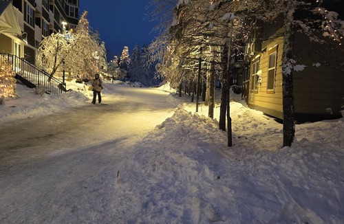 Edray Condo | Ski In/Ski Out. Next to the village. Gated parking. Mtn views. Free Wi-Fi. #284