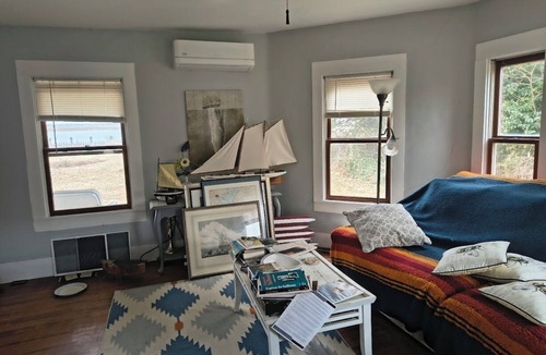 Frenchtown-Rumbly House | Skipper's Hideaway in Rustic Seaside Hamlet of Rumbley