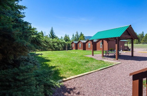 Coram Cabin | Sky Eco - Wolf Den Cabin