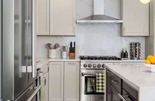 Winter Hill House | SkyDeck Stylish Stay