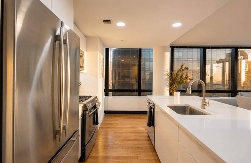 Central Park South Apartment | Skyline V | 26th Floor Full-service Loft