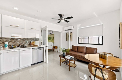 Beverly Heights Apartment | Sleek Kitchenette Queen Bed