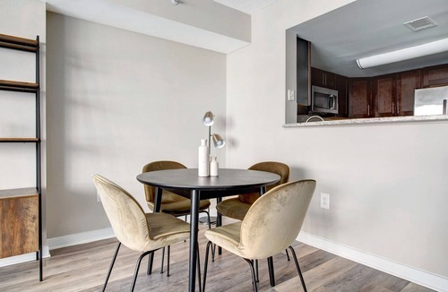 Pentagon City Apartment | Sleek Pentagon City 1BR w/W/D, Gym & Lounge, near Metro, by Blueground