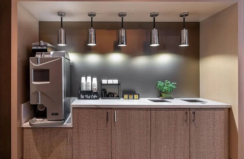Pentagon City Apartment | Sleek Pentagon City 1BR w/W/D, Gym & Lounge, near Metro, by Blueground