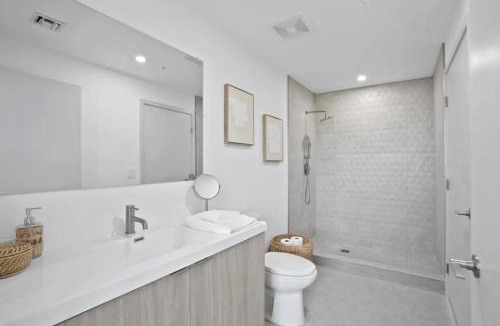 North Miami Apartment | Sleep 6 in Resort Style Community- Near Stadium