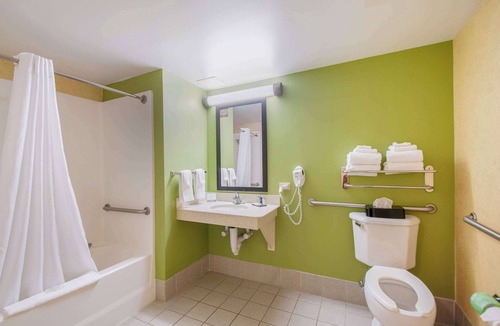 Dover Hotel | Sleep Inn & Suites Dover University Area