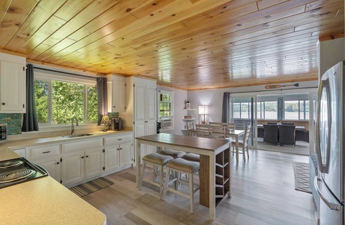 West Eaton House | Sleeps 12, Beautiful Lakefront Getaway - Private Dock, Colgate Weekend Favorite