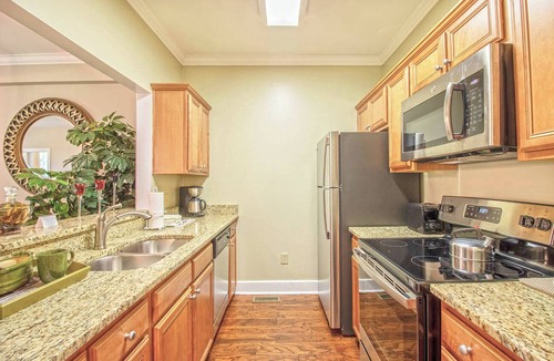 Lackey Condo | Sleeps 12 - Large 4BR Townhome, Indoor/Outdoor Pool, Golf, Close To Theme Parks!