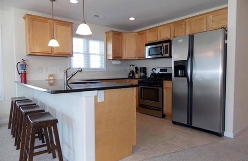 North Wildwood House | SLEEPS 14 POOL BEACH BLOCK NEAR AMUSEMENT PIER, RIDES, WATERPARK, SEAPORT PIER!