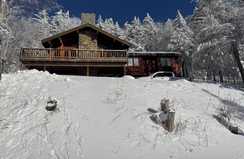 Edray House | SLOPESIDE CHALET, Near the top of Shay's Revenge/Ski in-Ski out/Great Views