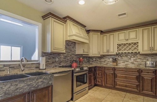Smith Mountain Lake House | Smith Mountain Lake luxury, Dog-friendly, WIFI, pooltable, hot tub, kayaks, dock