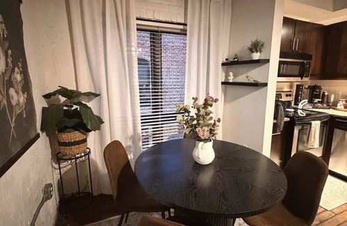 Downtown Richmond Apartment | Smokehouse 409