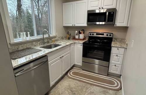Gardner House | Snow Blanket Barn - Cozy 3BR Family Retreat in Gardner, MA