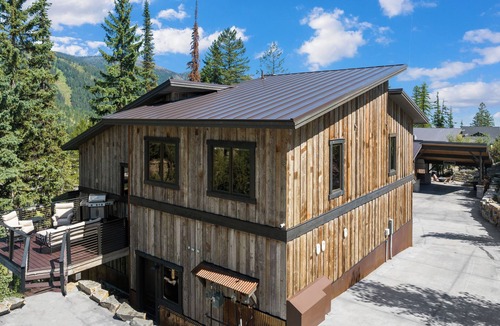 Whitefish House | Snowghost Estate – Luxury Ski-In/Ski-Out Lodge -9BR -3 Hot Tubs - Steam Room