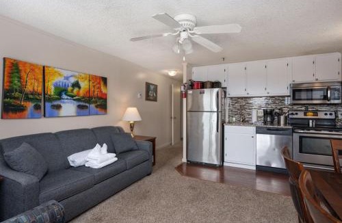 Edray Apartment | Snowshoe 2BR Ski-InSki-Out Steps to Ballhooter Lift Mountain Lodge Condo