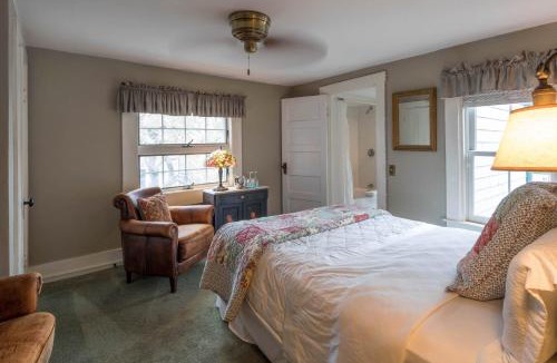 Provincetown Bed & Breakfast | Snug Cottage