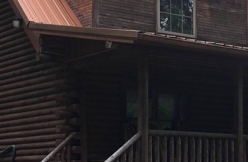 Northern Cabin | Snuggled in the mountains of Bergoo, the Copper Roof Cabin awaits your visit.