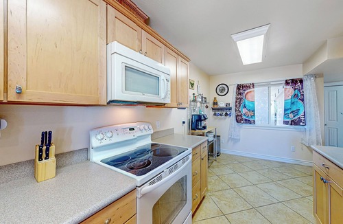 Polson Condo | Soft Sunsets & Still Water at Flathead Condo