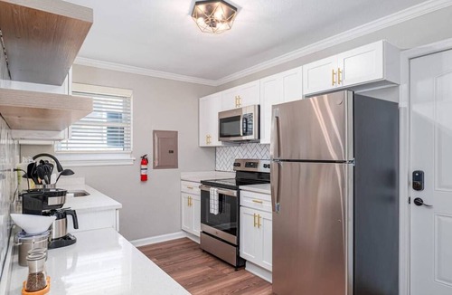 Cottage Line Apartment | Sojourn 2 BR Beach Side Bliss Tide Suite
