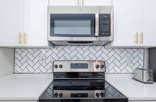 Cottage Line Apartment | Sojourn 2 BR Beach Side Bliss Tide Suite