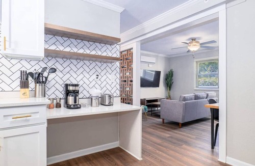 Cottage Line Apartment | Sojourn 2 BR Luxury Beach Side Suite Surf Suite