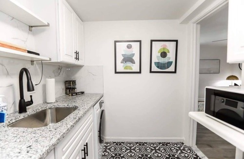 Cottage Line Apartment | Sojourn at South Shore Just a 3 Min Walk to Beach