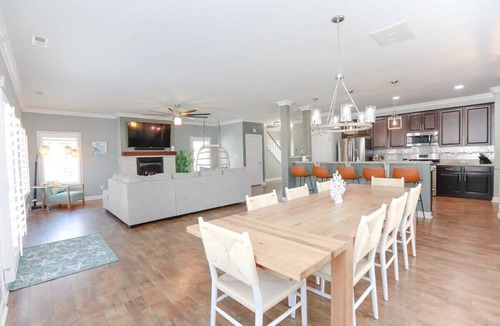 East Ocean View House | Sojourn Baycation 4 BR House 5 Min walk to Beach