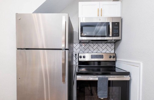 Cottage Line Apartment | Sojourn Beach Front Paradise Cove Suite