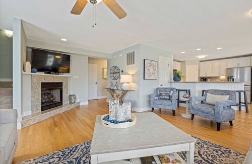 Colington House | Sojourn | Country Club Access | 5 BR | Sleeps 12