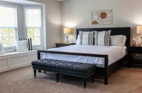 Norfolk Apartment | Sojourn Family Home Sleeps 6