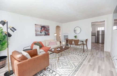 Willoughby Spit Apartment | Sojourn on the Bay 4 BR Private Beach Access