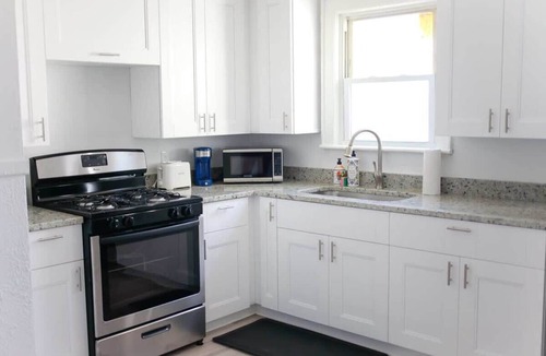 Willoughby Spit Apartment | Sojourn on the Bay 4 BR Private Beach Access