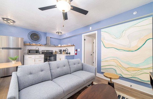East Ocean View Apartment | Sojourn's Harborage - Coral Suite