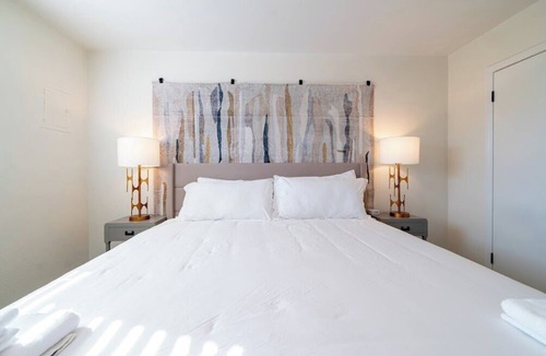 East Ocean View Apartment | Sojourn's Harborage | Seagull Suite | Pet-Friendly