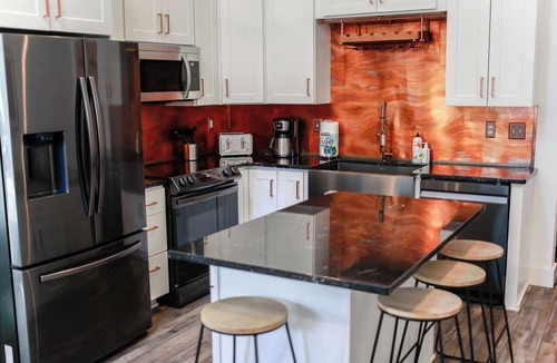 Chic's Beach Apartment | Sojourn Steps to the Beach Sleeps 4